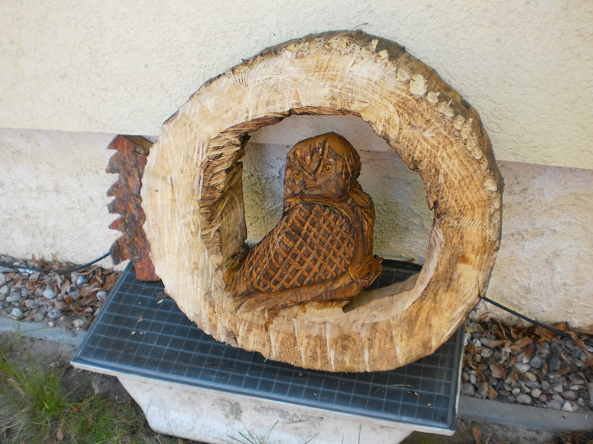 Kunst Mit Kettensage Eine Holzfigur Vielleicht Fur Sie Garten